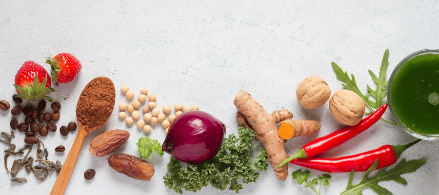 Sirtuin içeren besinler hücresel yaşlanmayı olumlu yönde etkiler.