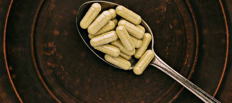 Kuersetin longevity ve sağlıklı yaşlanma araştırmalarında incelenen flavonoidlerden biridir. 