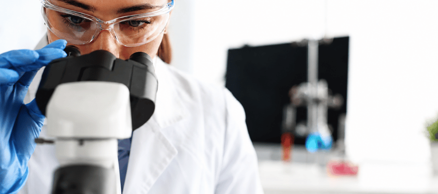 Fekal kalprotektin testi, bağırsaklarda iltihaplanma olup olmadığını değerlendirmek ve özellikle inflamatuvar bağırsak hastalıklarının tanı ve takibine yardımcı olmak amacıyla yapılan bir dışkı testidir. 